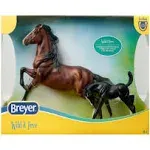 Breyer Horses Freedom Series Wild and Free Stallion and Foal Set #62227