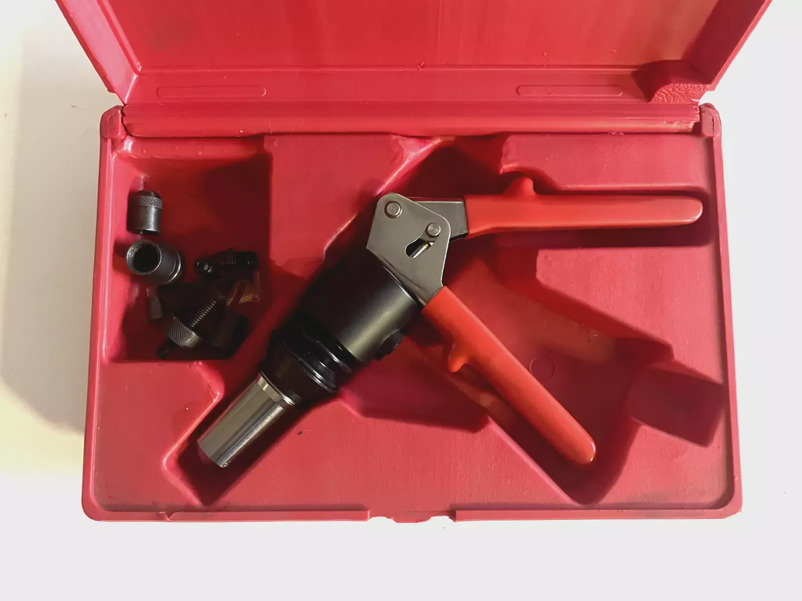 Huck HK150A Hand Operated Hydraulic Riveter Kit