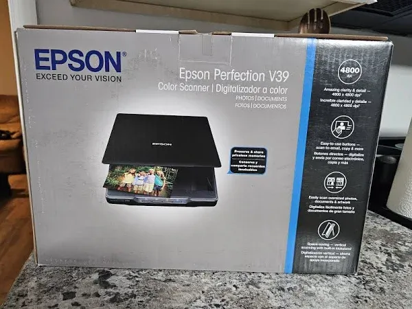 Epson Perfection V39 Flatbed Color Scanner 4800dpi NEW Open Box