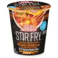 Cup Noodles Stir Fry Noodles, Hot Garlic Chicken Flavor - 2.93 oz