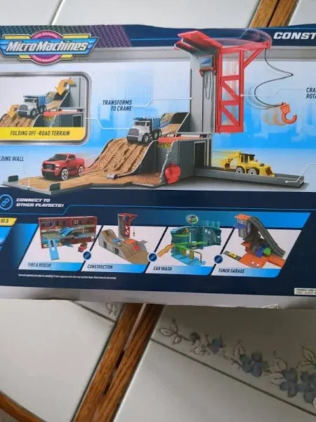 Micro Machines Medium Transforming Playset