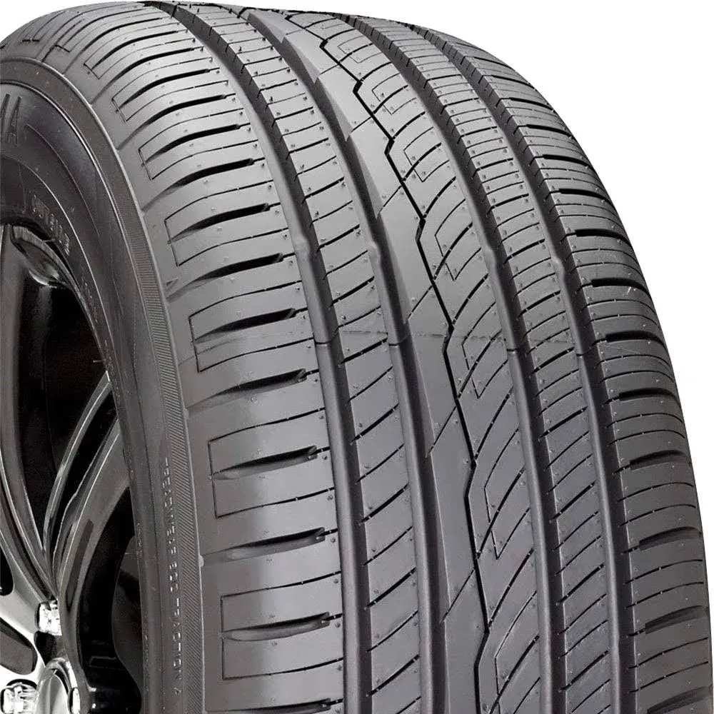 Yokohama Avid Ascend Tire | P215/55R17 93V