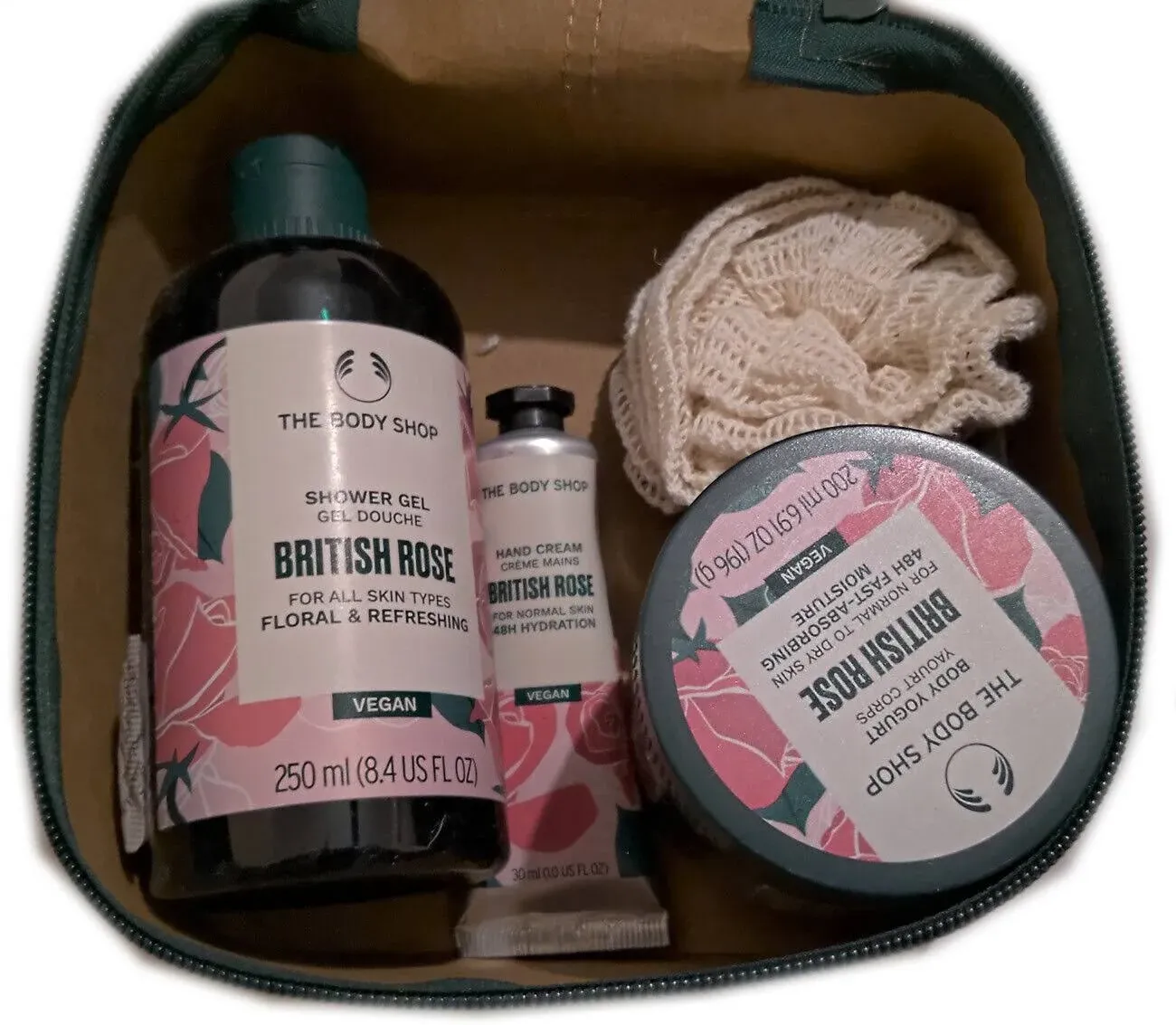 The Body Shop Bloom & Glow British Rose Essential 4-Pieces Gift Set