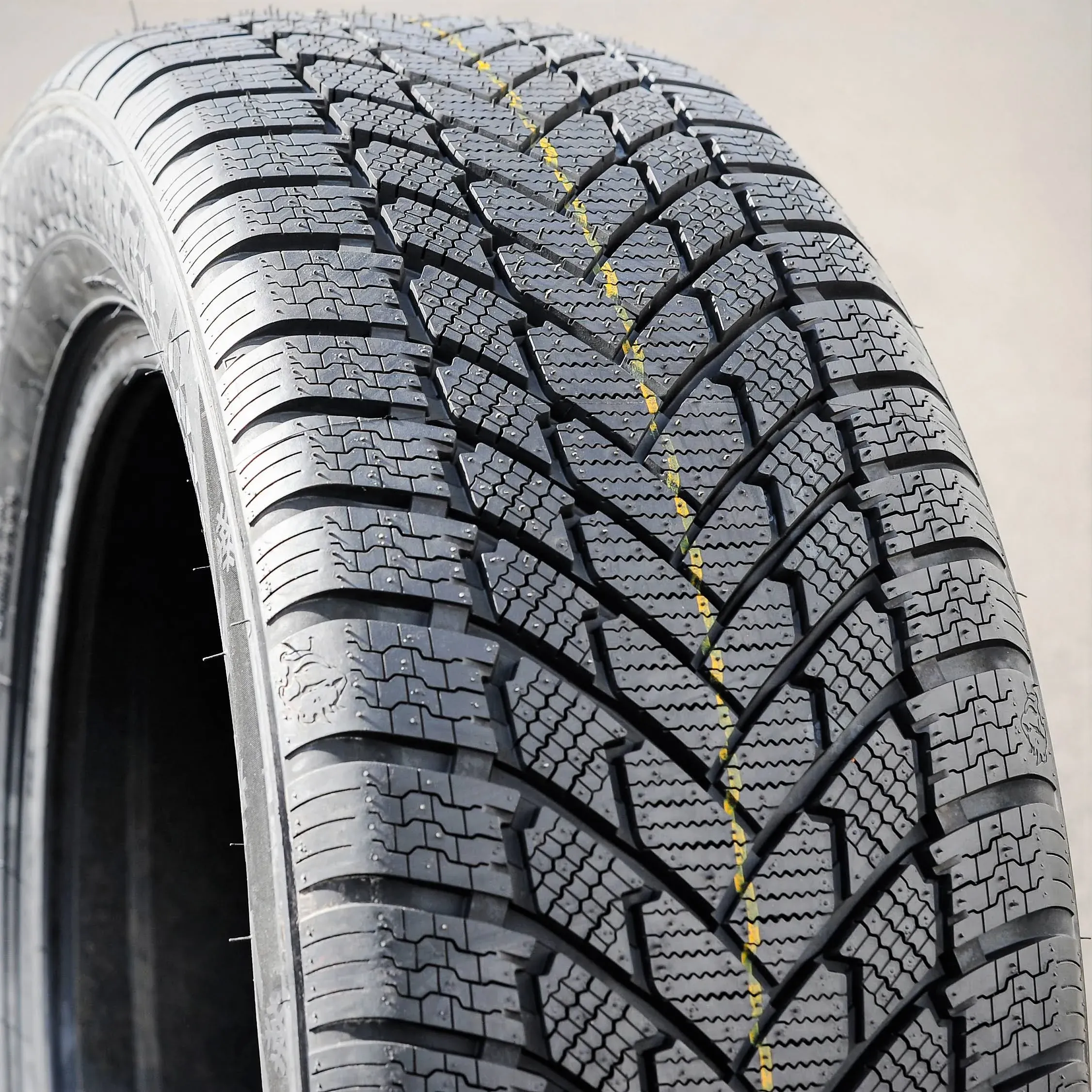 195/55R15 89H XL - Armstrong Ski-Trac PC Touring Winter Tire