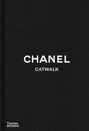 Chanel Catwalk by Adelia Sabatini - Hardcover - from Ria Christie Collections (SKU: ria9780500023440_inp)