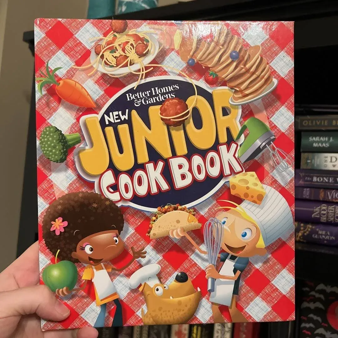 Better Homes and Gardens New Junior Cook Book [Book]