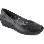 Baretraps Mariah Perforated  Womens Black Flats Casual BT24865-001